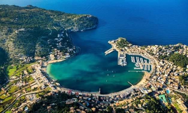 Descubre la Belleza del Bahnhof Soller en Mallorca: Tu Guía Completa