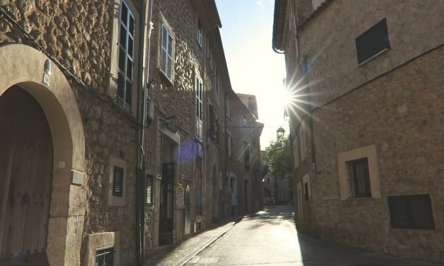 Descubre las últimas tendencias en moda con la colección de ForNatLux: estilo, calidad y elegancia garantizados