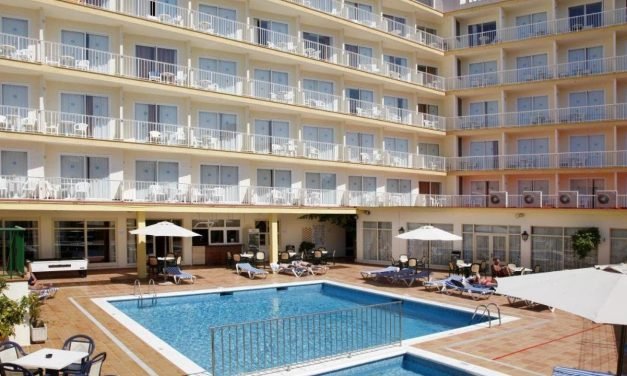 Descubre la Experiencia Inolvidable de Hospedarte en un Hotel en Can Pastilla, Mallorca