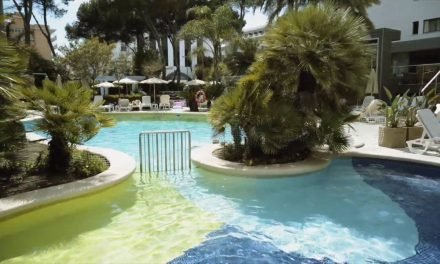 Descubre el Paraíso en Hotel Riu Bravo: ¡La Mejor Experiencia de Playa te Espera!