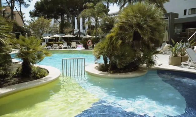 Descubre el Paraíso en Hotel Riu Bravo: ¡La Mejor Experiencia de Playa te Espera!