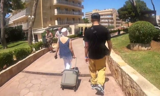 Descubre los encantos de Palma Bay: Las mejores playas, hoteles y actividades